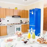 Botton D'oro Pelabrocco فندق مبيت وإفطار 4*