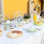 فندق مبيت وإفطار Botton D'oro Pelabrocco 4*