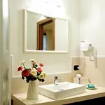 Botton D'oro Pelabrocco فندق مبيت وإفطار 4*