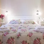 Botton D'oro Pelabrocco فندق مبيت وإفطار 4*