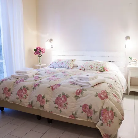 فندق مبيت وإفطار Botton D'oro Pelabrocco 4*