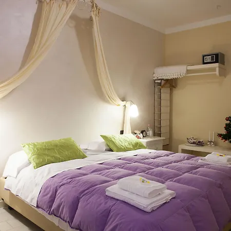 Botton D'oro Pelabrocco فندق مبيت وإفطار 4*
