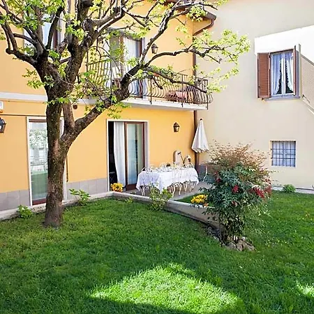 Botton D'oro Pelabrocco Bed & Breakfast 4*